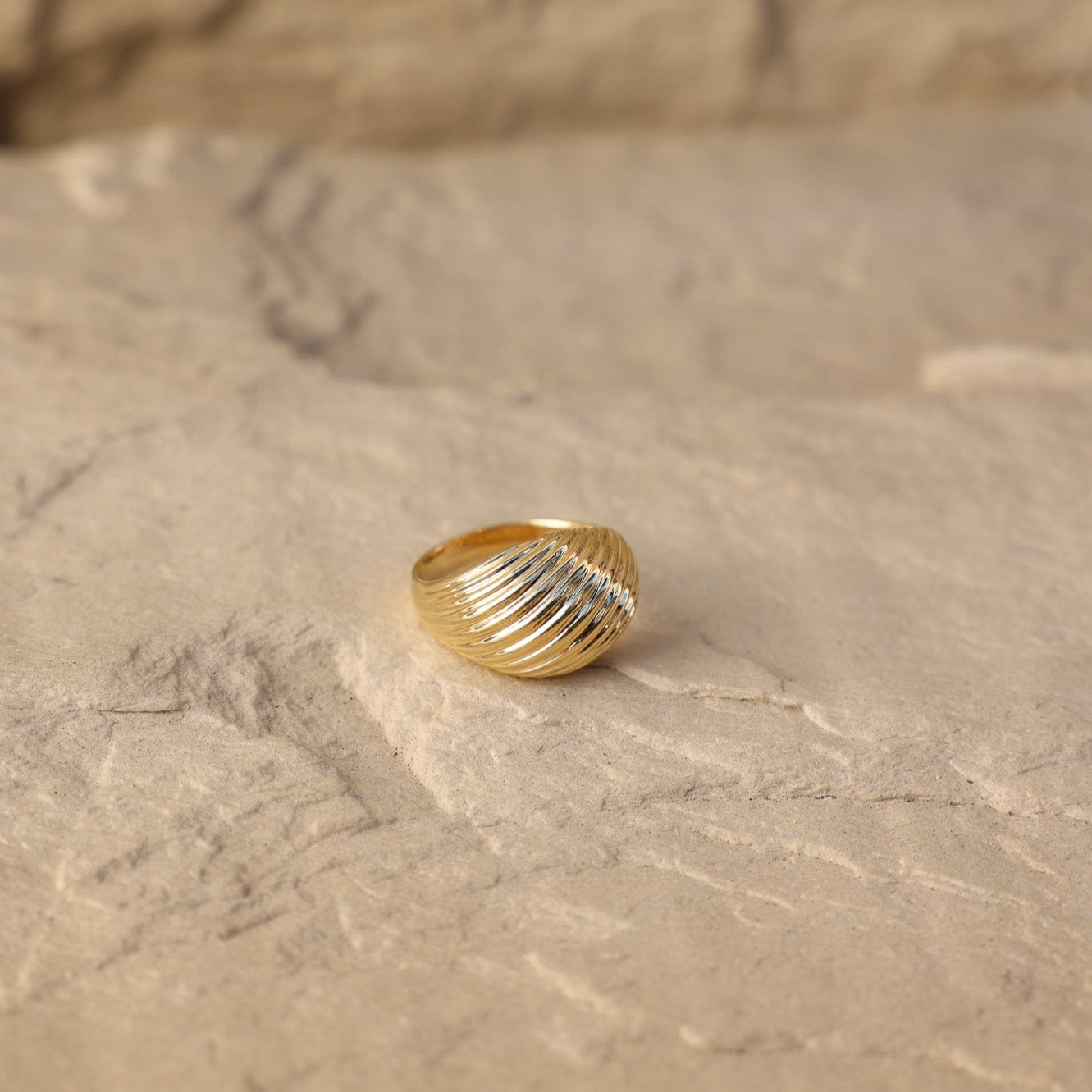 CLEO WAVE RING