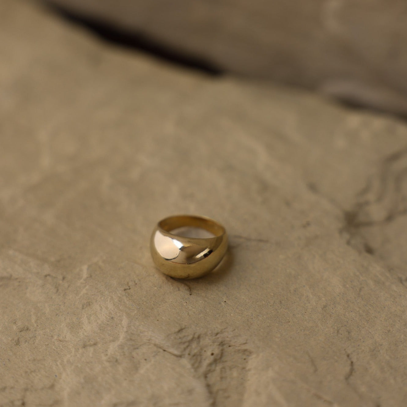 GLOBE RING