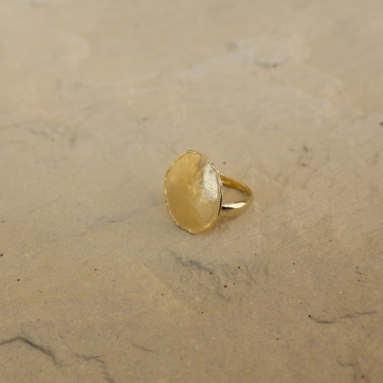 ROUND RING