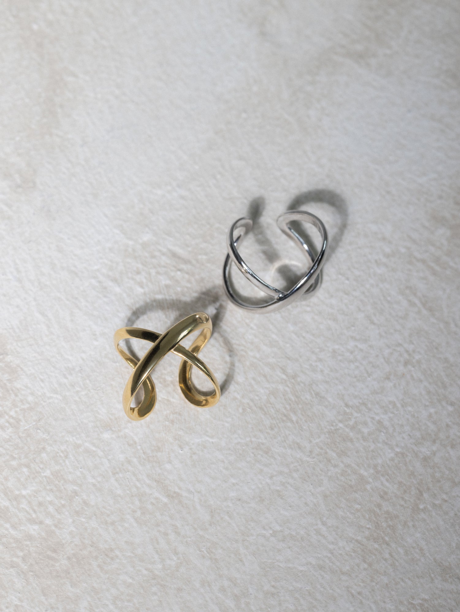 CROSSBAND RING