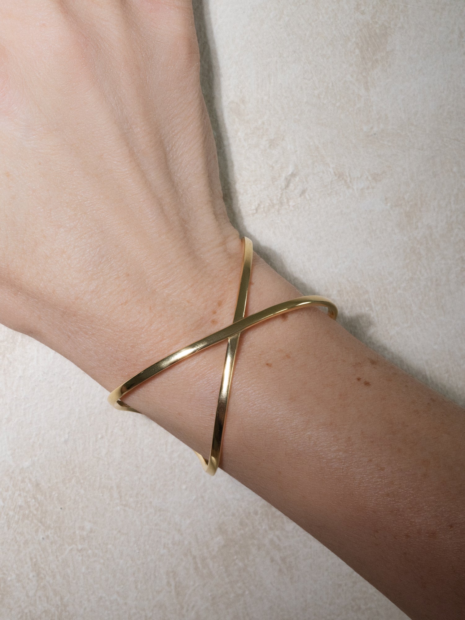 CROSSBAND BRACELET