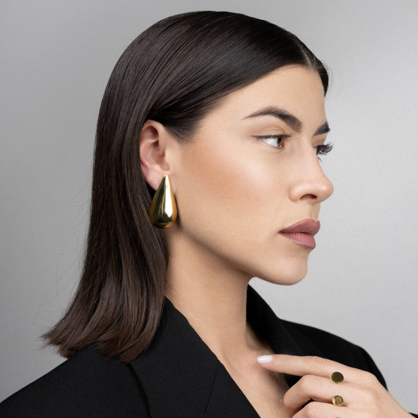 DROP EARRINGS