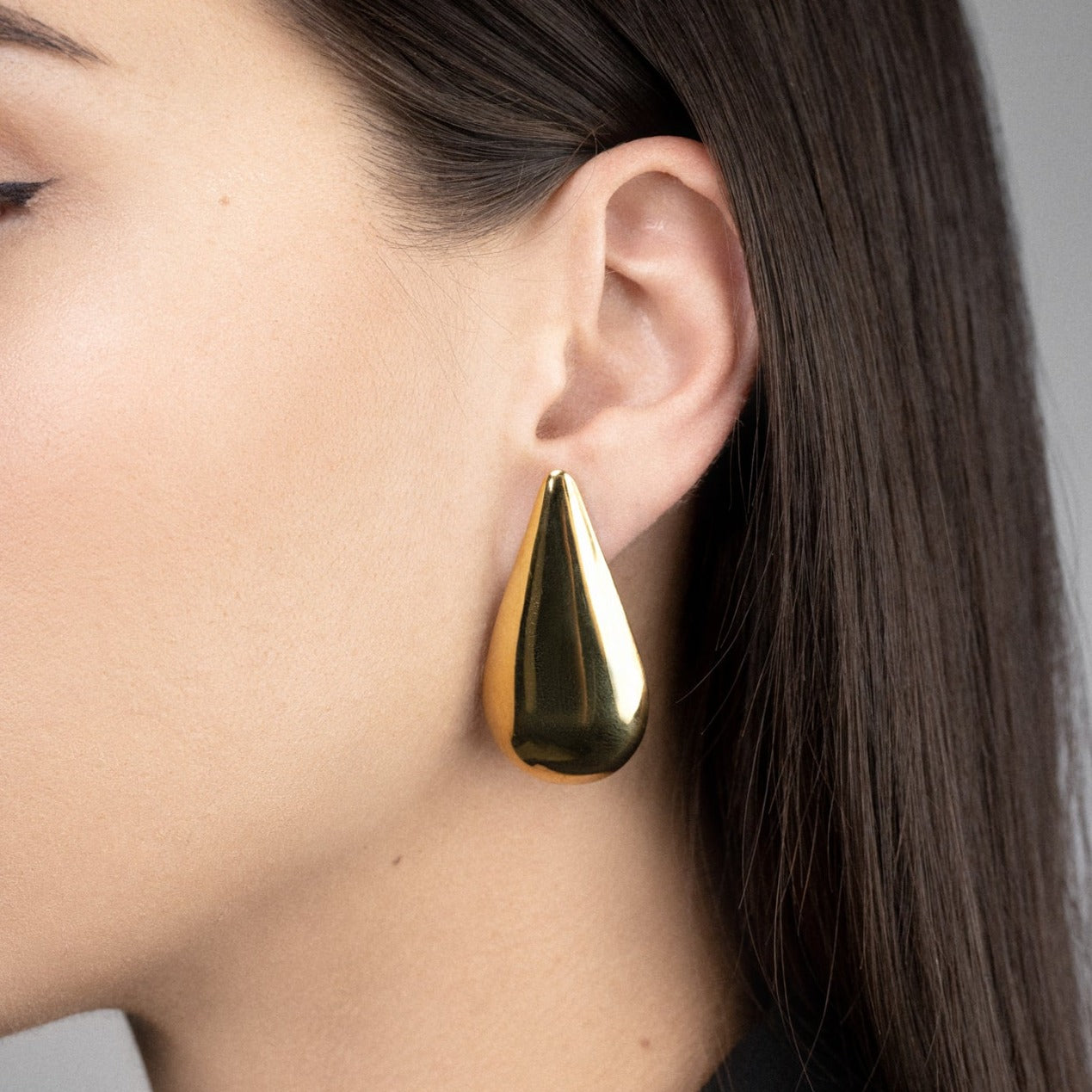 DROP EARRINGS