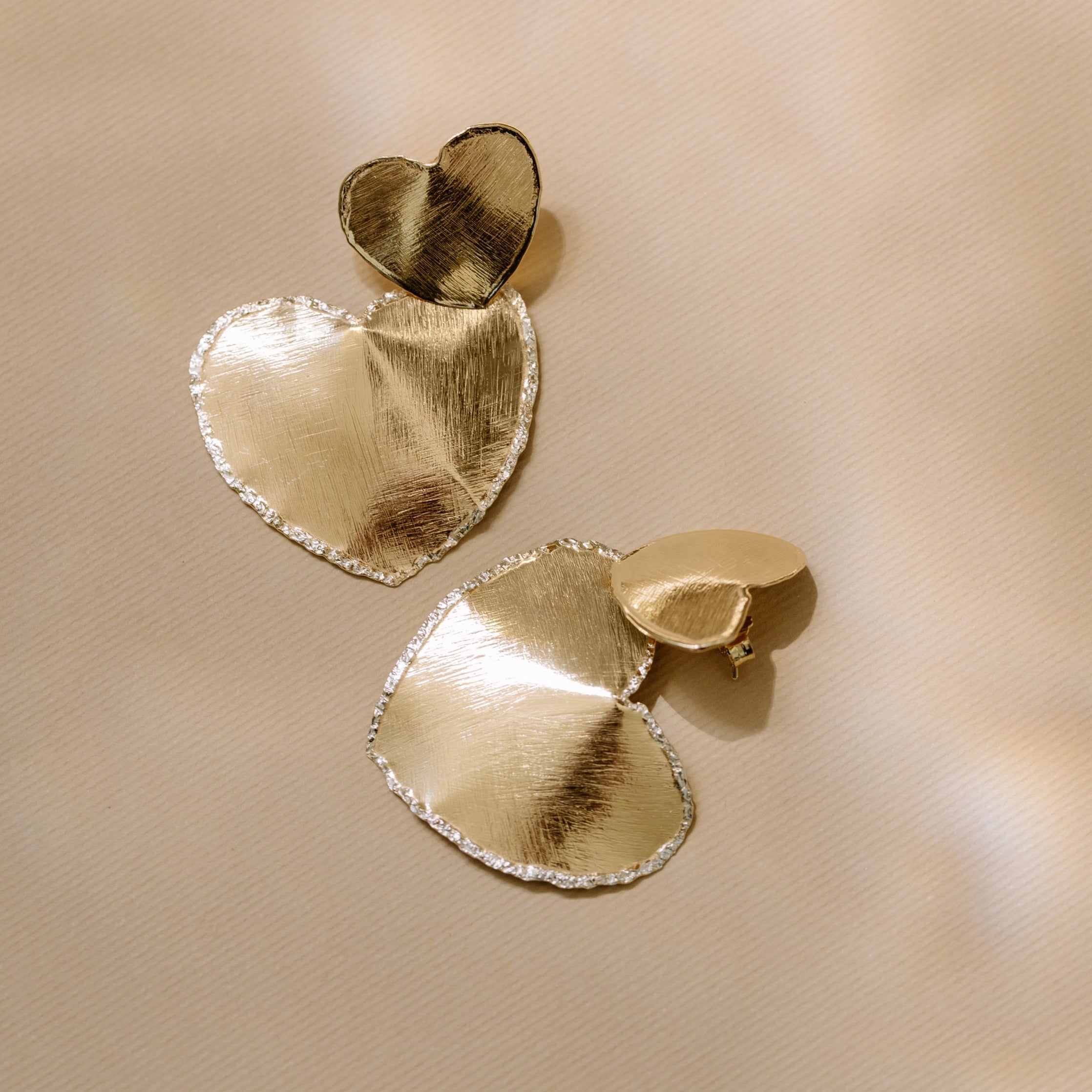 DANGLING HEARTS