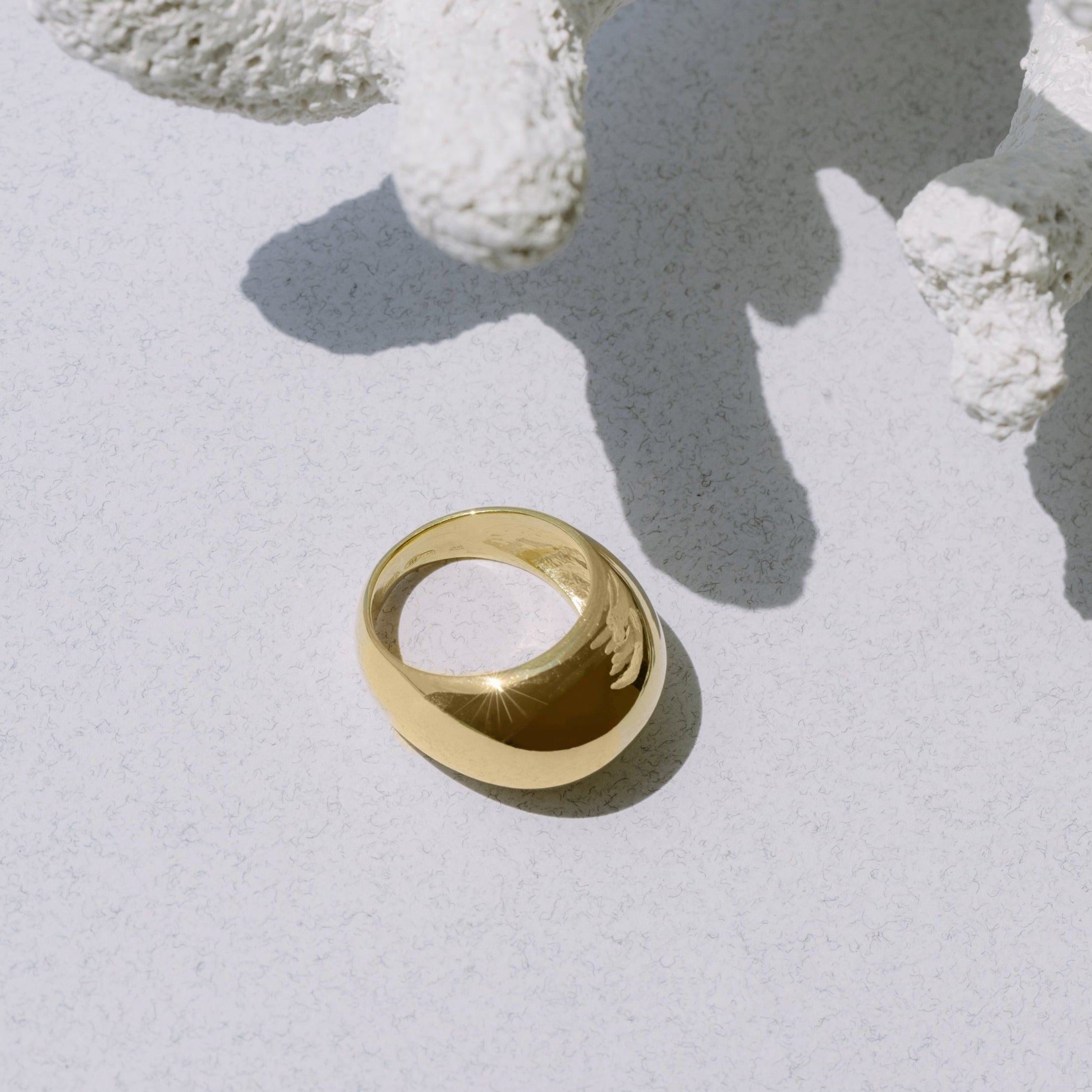 GLOBE RING
