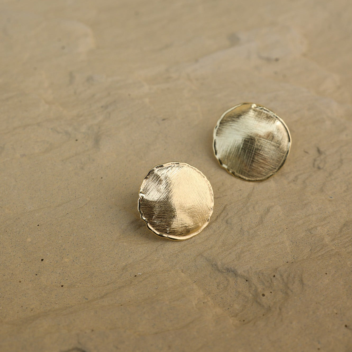 ROUND EARRINGS