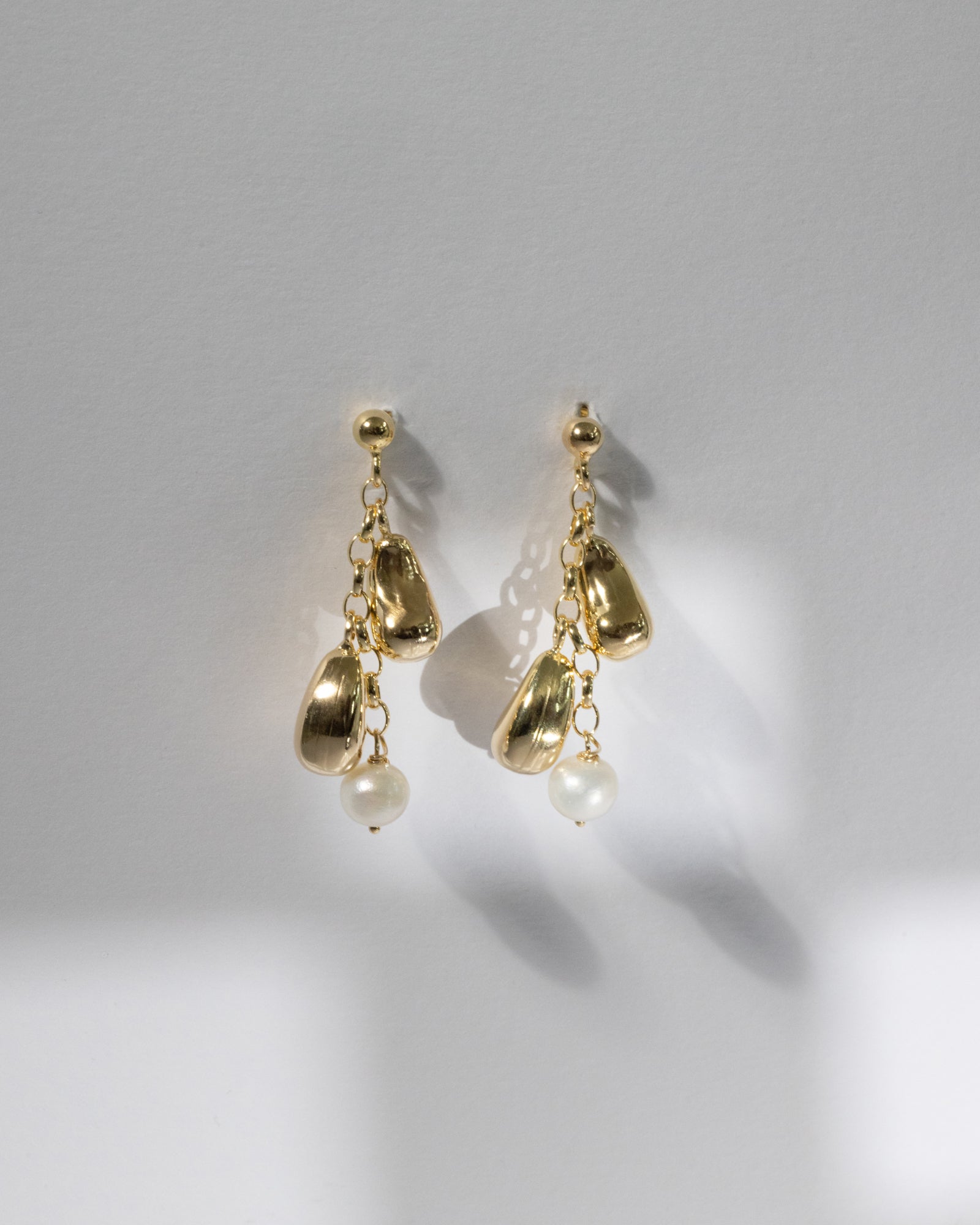 PEARL BLOOM EARRINGS