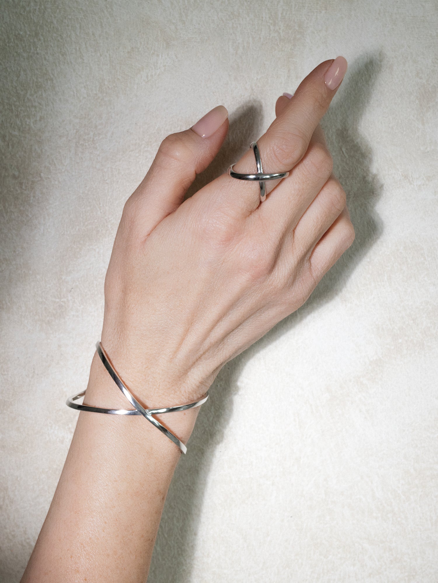 CROSSBAND BRACELET