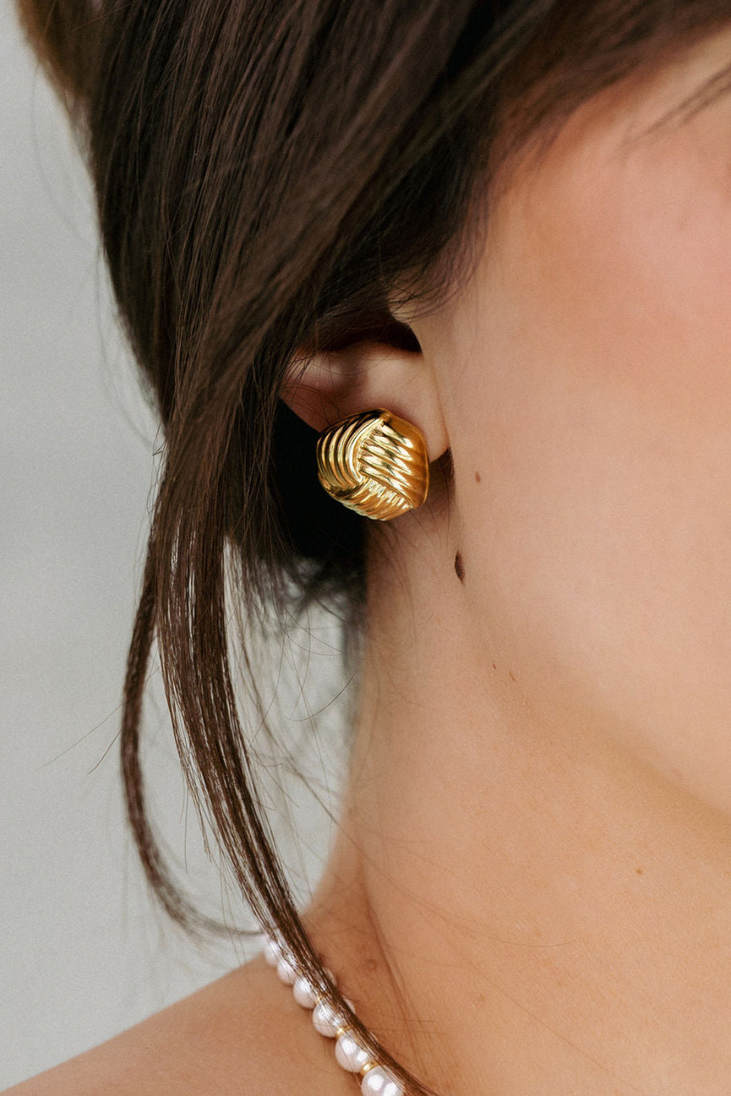 RIBBED KNOT EARRINGS