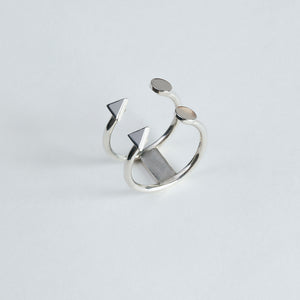 DOUBLE CIRCLE TRIANGLE RING