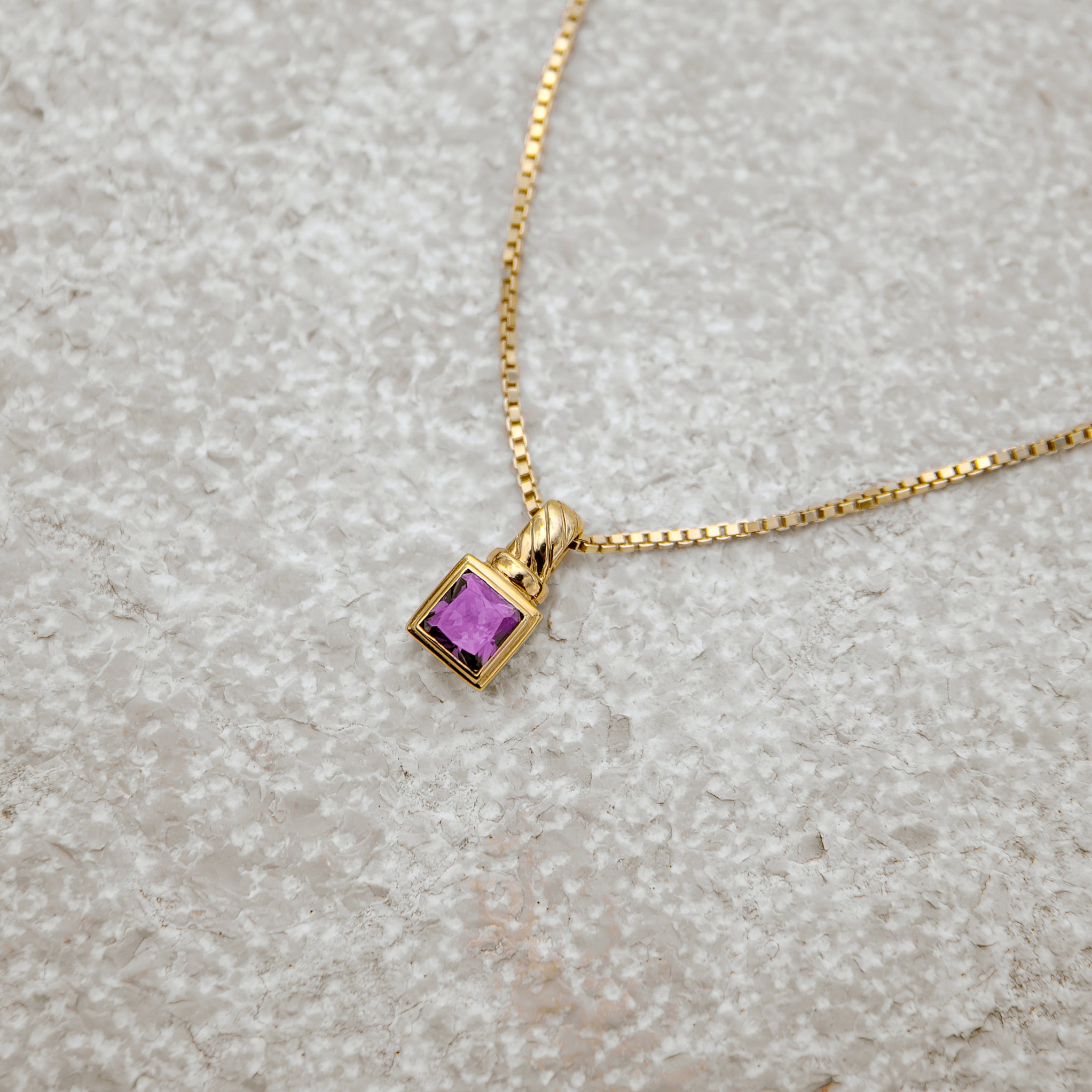 ROYAL AMETHYST PRIVJESAK