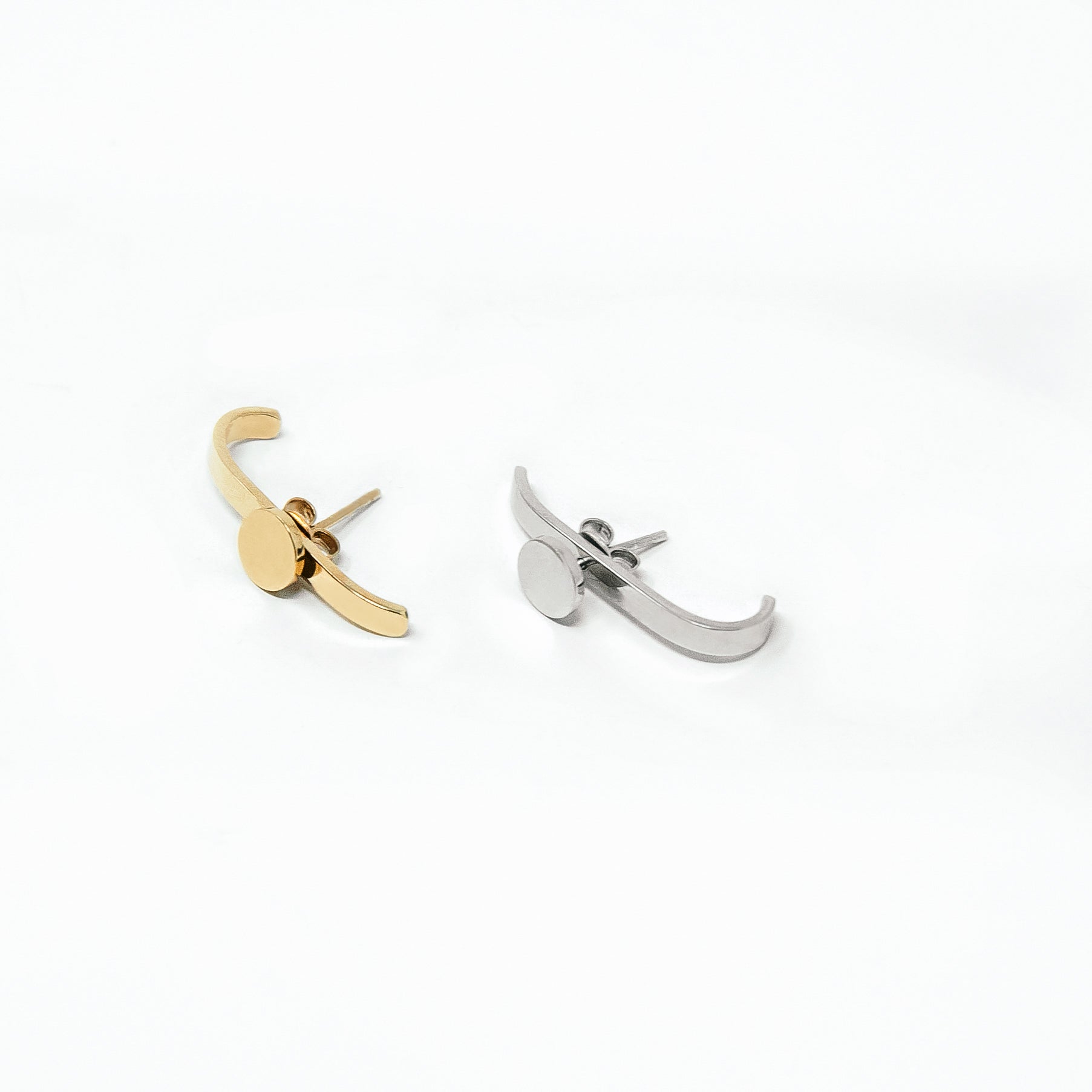 BOLD EARRING