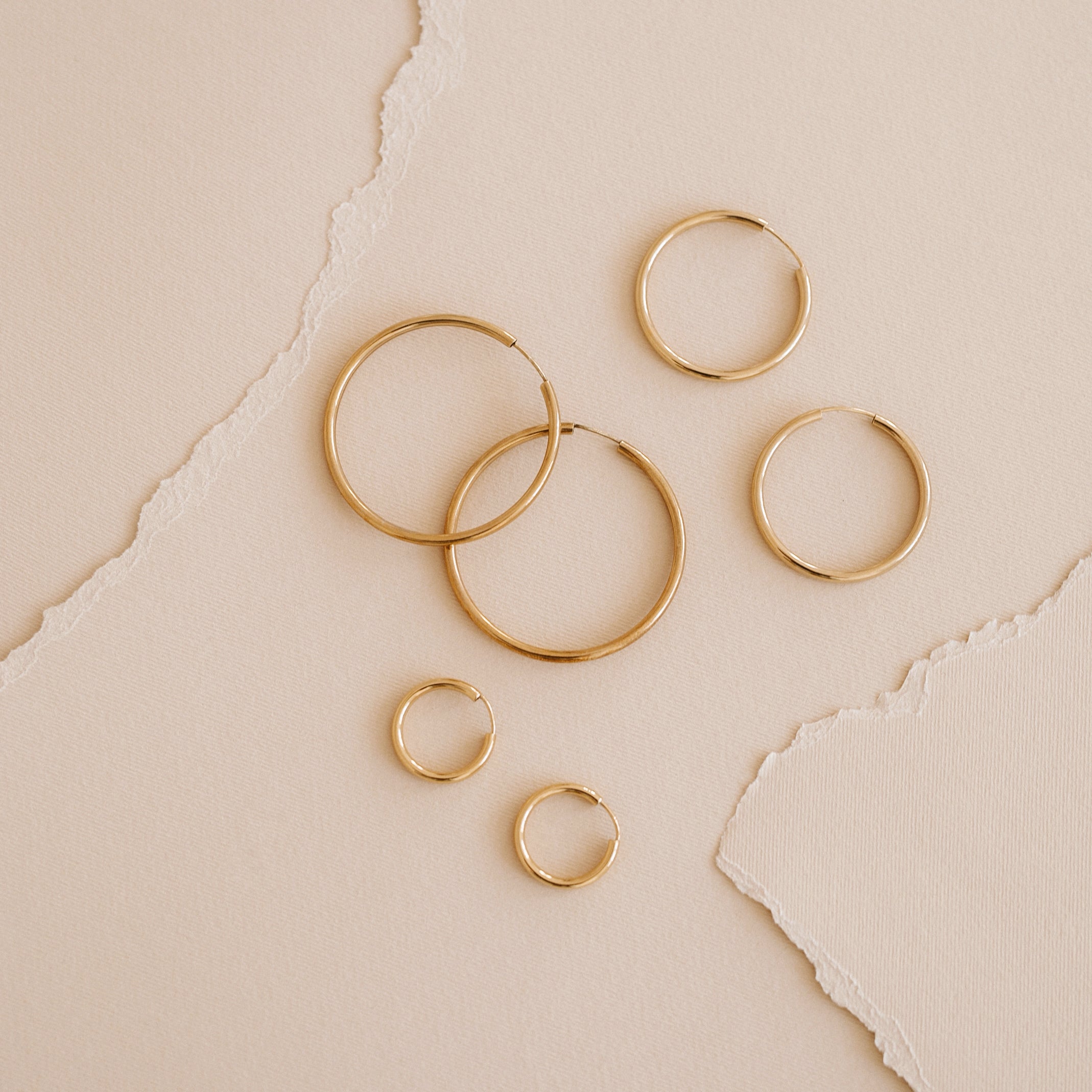 THICK CLASSIC HOOP EARRING